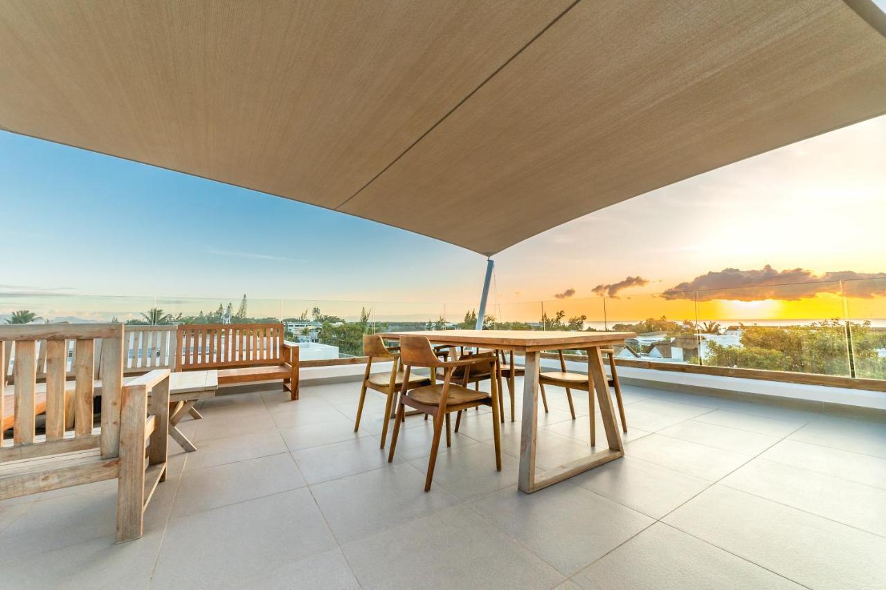 Penthouse 13 - One Bay Residence With Private Rooftop Terrace And Dip In Pool Pereybere Beach Exterior foto